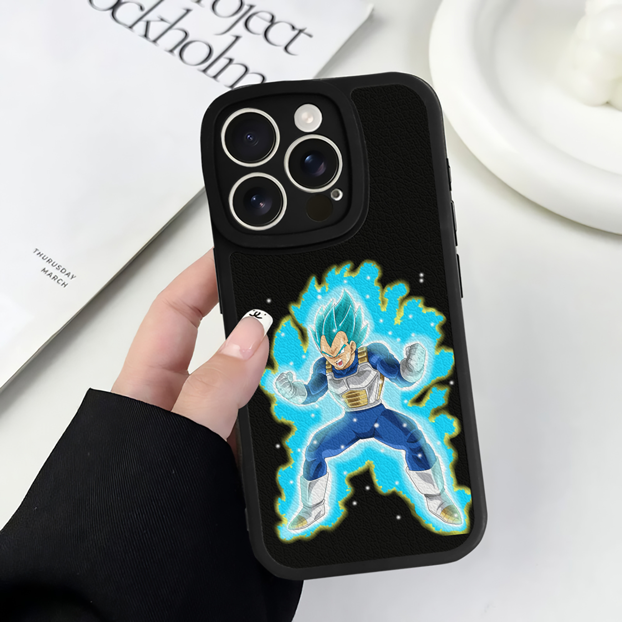 （画像用） ドラゴンボール ベジータ四世（Bejīta Yonsei）DRAGON BALL Vegeta IV 【iPhone 16シリーズ対応】シリコンスマホケース（レザー調） 材質：シリコン